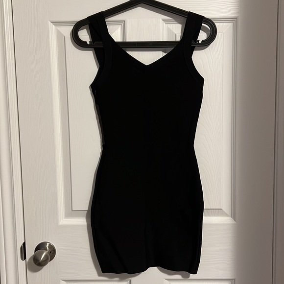 MARCIANO BANDAGE DRESS - Picture 5 of 6